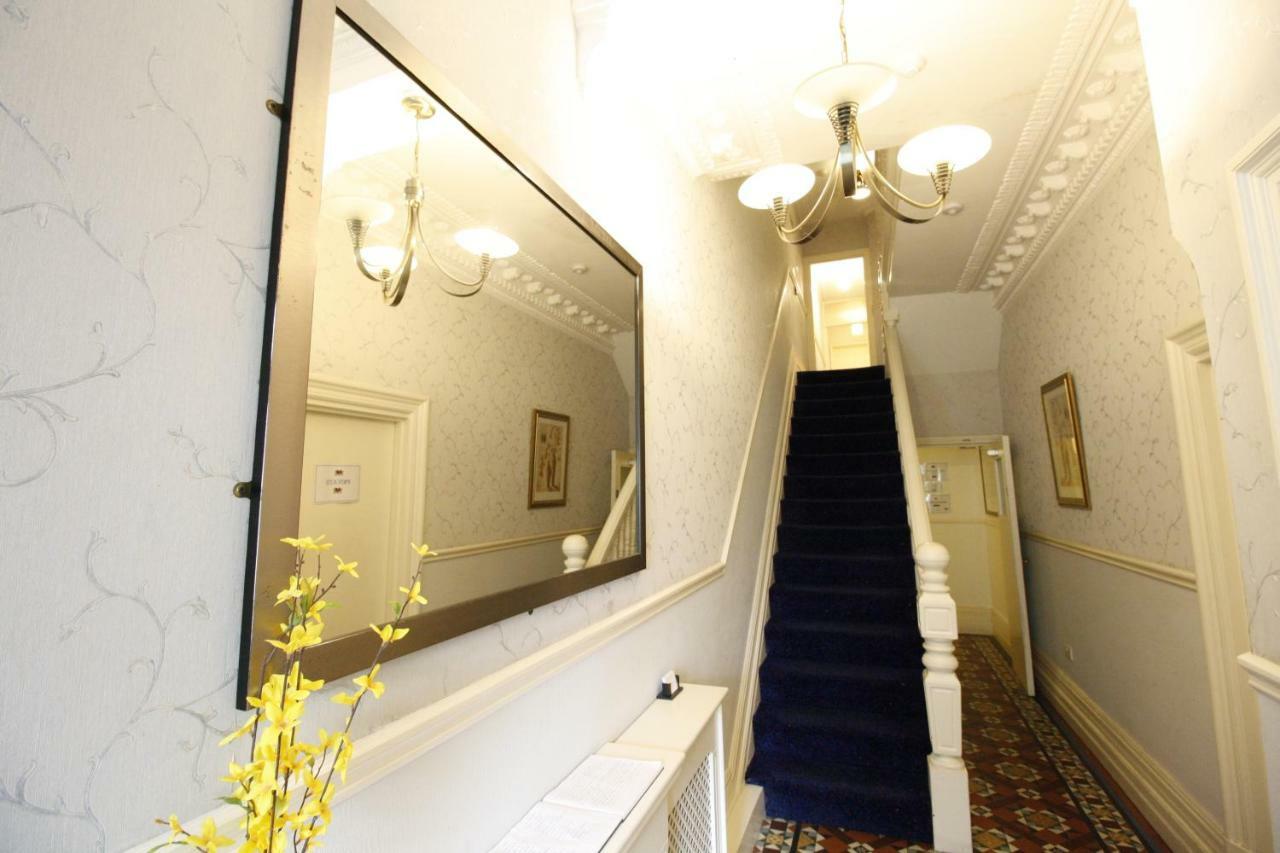 Church Guesthouse Cardiff Extérieur photo