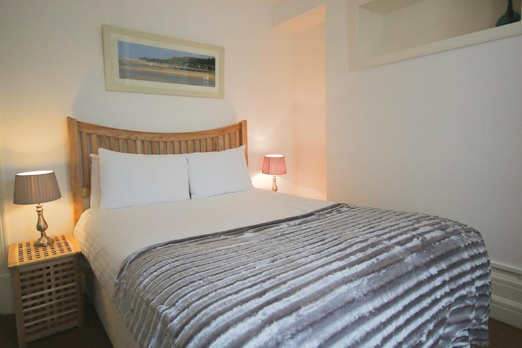Church Guesthouse Cardiff Extérieur photo